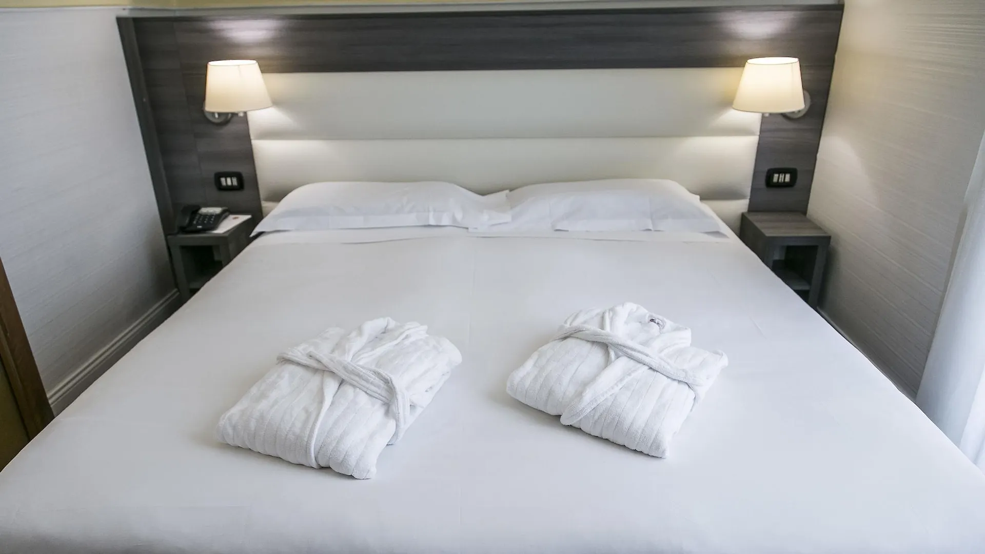 Hotel Aphrodite Рим 4*,